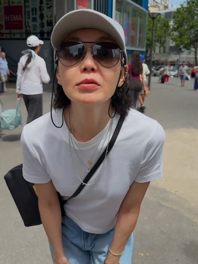 全网60岁依然是大家最爱的穿衣榜样AG真人国际张曼玉的平价穿搭火遍(图25)