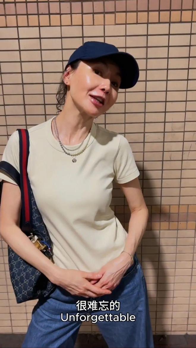 全网60岁依然是大家最爱的穿衣榜样AG真人国际张曼玉的平价穿搭火遍(图30)