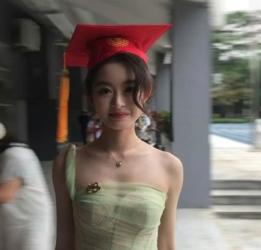 小姐、蒋你们背叛了工人阶级AG真人游戏平台董小姐、黄(图4)