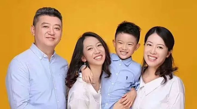小姐、蒋你们背叛了工人阶级AG真人游戏平台董小姐、黄(图6)