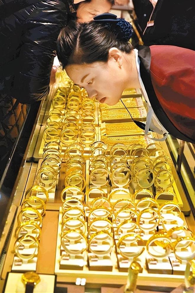 年金价翻3倍三金成难题不是不想是结不起ag真人平台第一游戏难怪大家不结婚！5(图4)