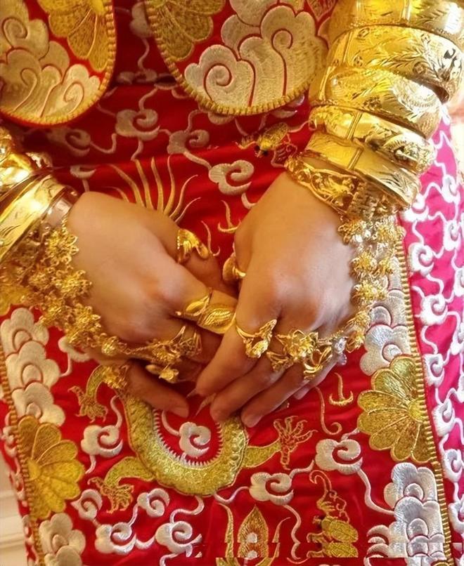 年金价翻3倍三金成难题不是不想是结不起ag真人平台第一游戏难怪大家不结婚！5(图13)