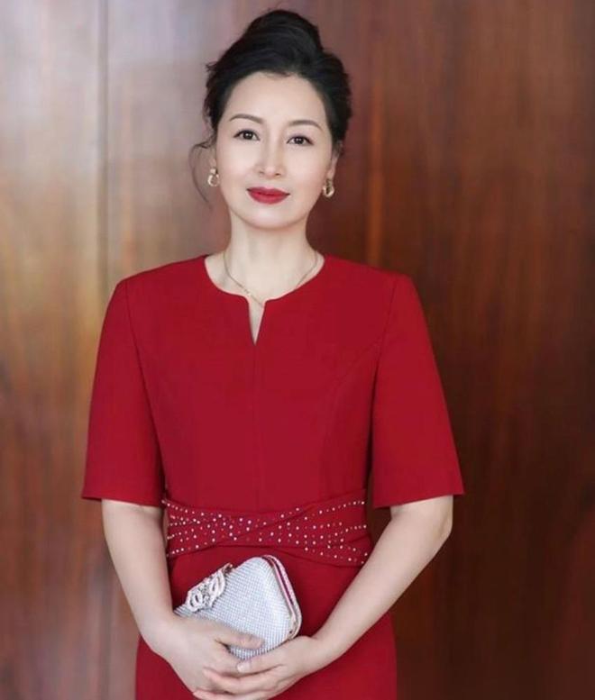 质”不在“量”记住这3选3不选才优雅得体AG真人澳门百家家乐中年女人戴首饰在“(图7)