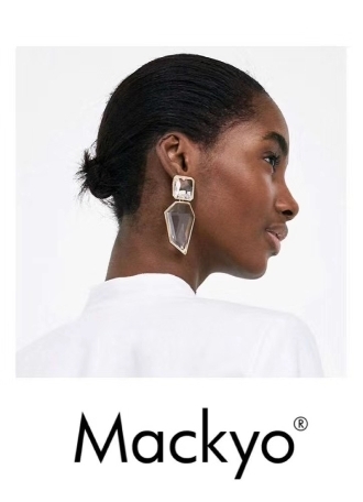 连卡佛ON PEDDER上海恒隆广场买手店AG真人游戏地址奢潮品牌Mackyo 